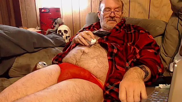 Snapshot of snickers1 chatting on November 17, 7:36 am snickers1 online show from November 17, 7:36 am