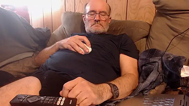 snickers1 online show from April 12, 2:11 pm