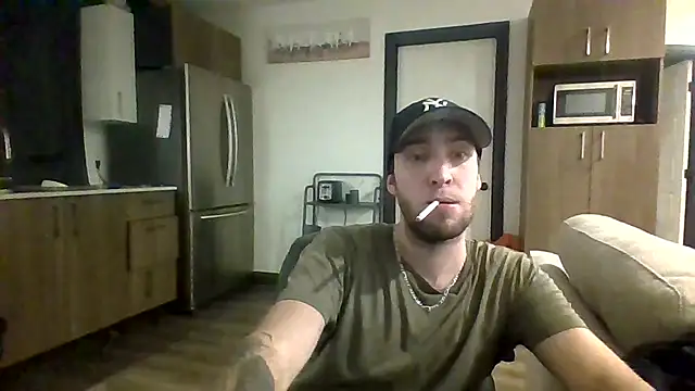 Snapshot of jijicool1 chatting on January 9, 11:28 pm jijicool1 online show from January 9, 11:28 pm