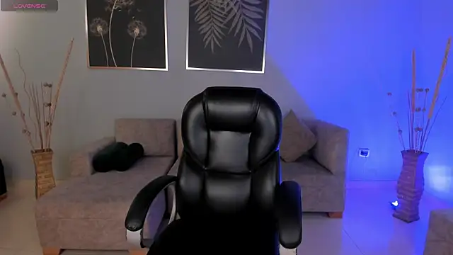 MorganHicks online show from December 20, 1:51 pm