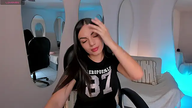 MorganHicks online show from February 18, 7:54 pm