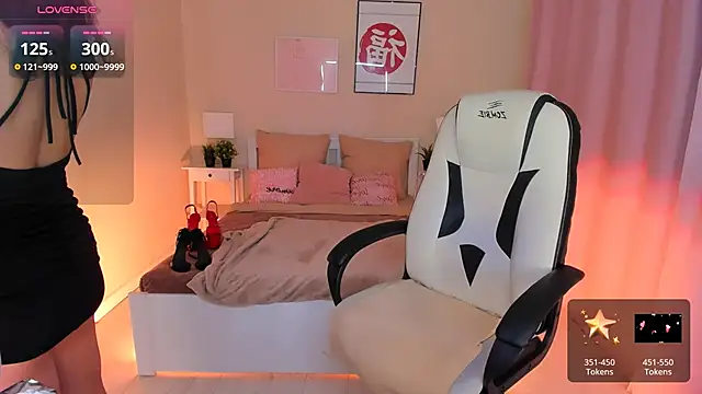 HelenaRegal online show from November 14, 1:54 pm