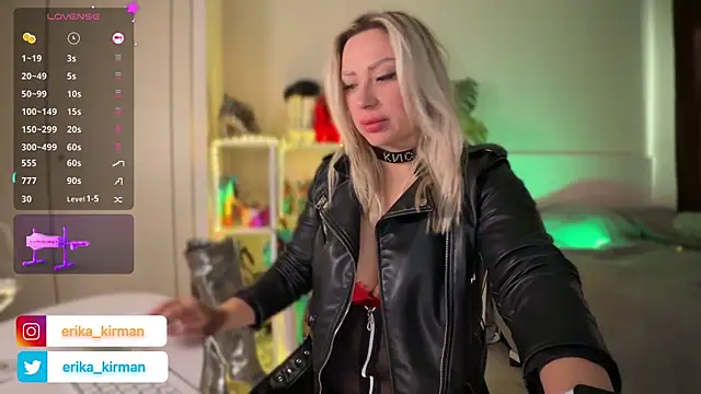 Snapshot of Erika_Kirman chatting on March 22, 4:58 pm Erika Kirman online show from March 22, 4:58 pm