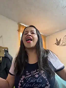 latinfemale online show from April 7, 9:04 pm