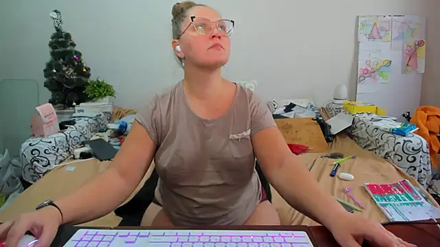 IamYourNarcotic online show from February 7, 10:19 am