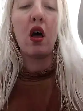 Snapshot of Mllesha74000 chatting on December 15, 3:20 pm Mllesha74000 online show from December 15, 3:20 pm