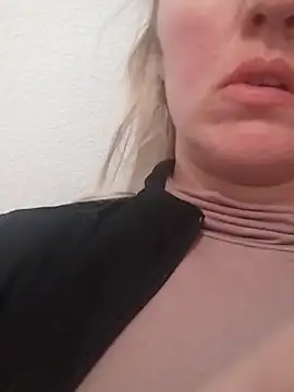 Mllesha74000 online show from April 12, 11:59 am