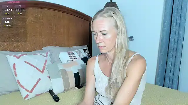 Christine 35 online show from February 28, 11:11 am