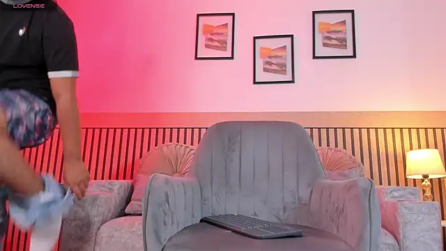 Snapshot of Nick_Moca chatting on December 16, 10:26 pm Nick Moca online show from December 16, 10:26 pm