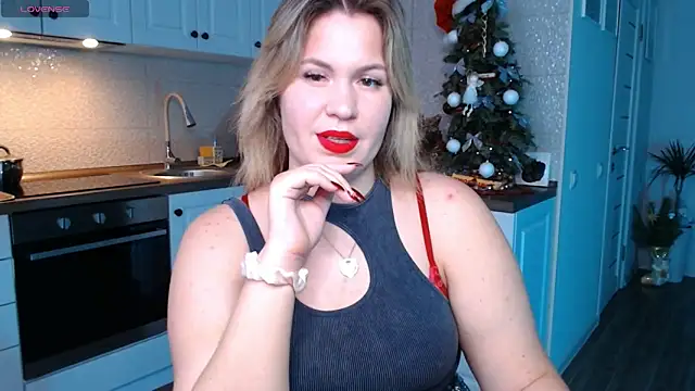 Snapshot of HotTiffani chatting on January 2, 10:26 am HotTiffani online show from January 2, 10:26 am