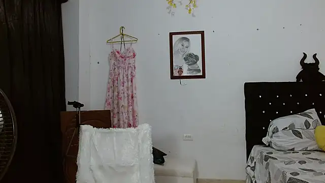 venuz mendoza20 online show from May 15, 1:40 pm