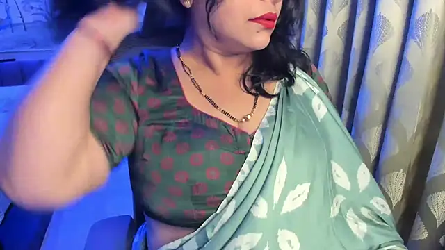 Snapshot of tarivishu23 chatting on May 22, 1:35 am tarivishu23 online show from May 22, 1:35 am
