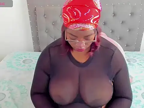 Snapshot of NinaGrey_ chatting on November 9, 2:15 pm NinaGrey online show from November 9, 2:15 pm