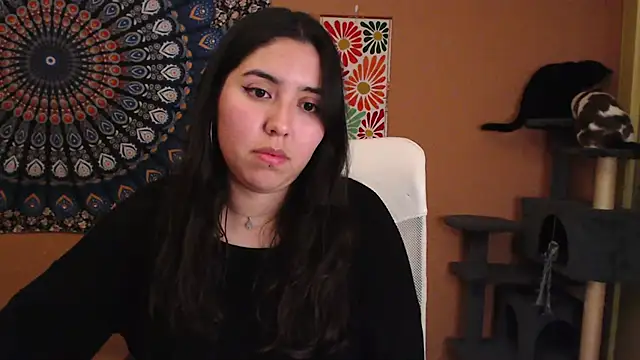 Snapshot of IntimateTales chatting on December 18, 9:18 pm IntimateTales online show from December 18, 9:18 pm