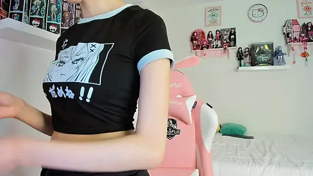 Snapshot of cherrycute chatting on December 4, 1:14 am cherrycute online show from December 4, 1:14 am