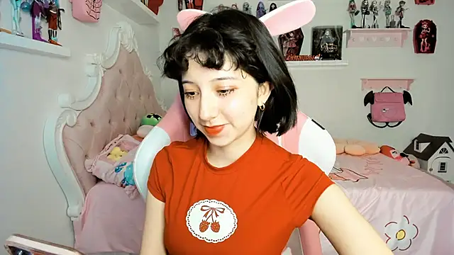 Snapshot of cherrycute chatting on November 29, 8:39 am cherrycute online show from November 29, 8:39 am