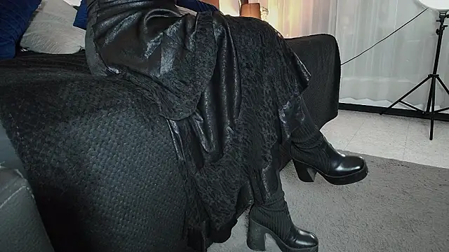  Jade 16 online show from February 25, 11:31 am