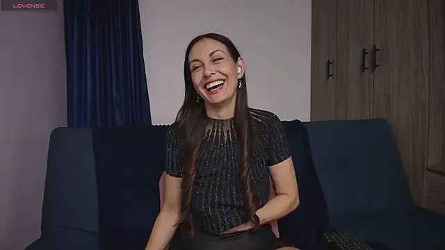 Snapshot of Swetisabella01 chatting on May 16, 12:51 am Swetisabella01 online show from May 16, 12:51 am