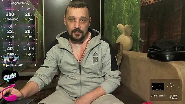 Snapshot of DanielOhCool chatting on December 23, 11:25 am DanielOhCool online show from December 23, 11:25 am