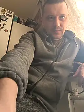 Snapshot of DanielOhCool chatting on February 22, 8:18 am DanielOhCool online show from February 22, 8:18 am