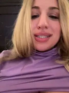 Snapshot of miamellycious chatting on January 30, 1:33 am miamellycious online show from January 30, 1:33 am