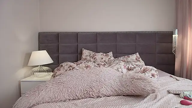 sensual jasmine online show from March 22, 8:40 am