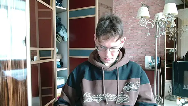 Snapshot of newcomer_2021 chatting on October 17, 10:07 am newcomer 2021 online show from October 17, 10:07 am