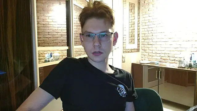 Snapshot of newcomer_2021 chatting on November 7, 8:09 pm newcomer 2021 online show from November 7, 8:09 pm