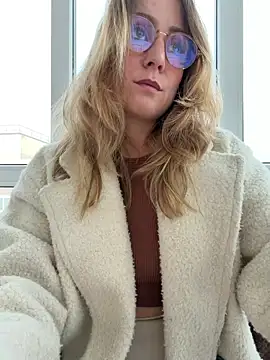 Snapshot of Puzdosia chatting on December 15, 6:17 am Puzdosia online show from December 15, 6:17 am