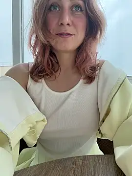Snapshot of Puzdosia chatting on May 15, 2:02 pm Puzdosia online show from May 15, 2:02 pm