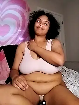 Snapshot of TasteeKitty chatting on November 13, 11:36 pm TasteeKitty online show from November 13, 11:36 pm