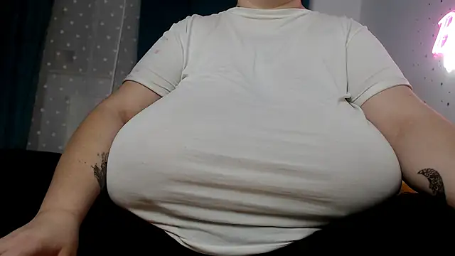 Snapshot of SenzualHotM chatting on March 2, 12:31 am SenzualHotM online show from March 2, 12:31 am