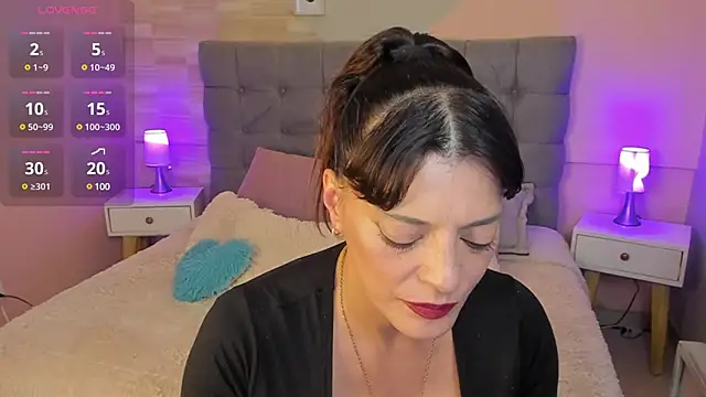 Snapshot of _Abril_W chatting on February 7, 12:09 am Abril W online show from February 7, 12:09 am