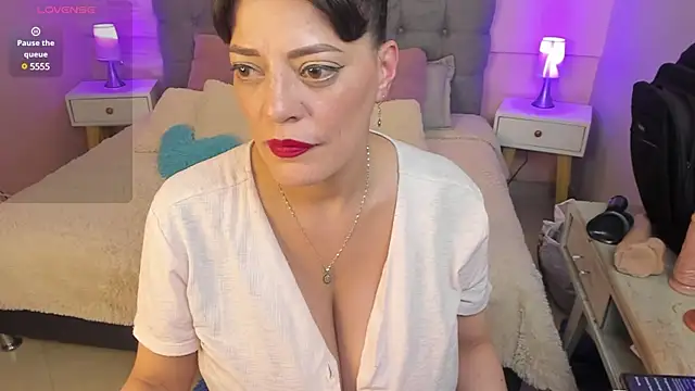 Snapshot of _Abril_W chatting on February 21, 12:27 am Abril W online show from February 21, 12:27 am