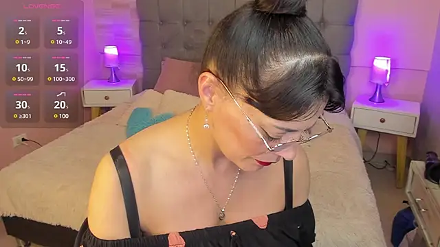 Snapshot of _Abril_W chatting on March 5, 11:49 pm Abril W online show from March 5, 11:49 pm