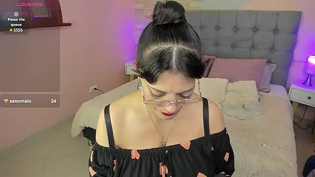 Snapshot of _Abril_W chatting on March 6, 2:51 am Abril W online show from March 6, 2:51 am