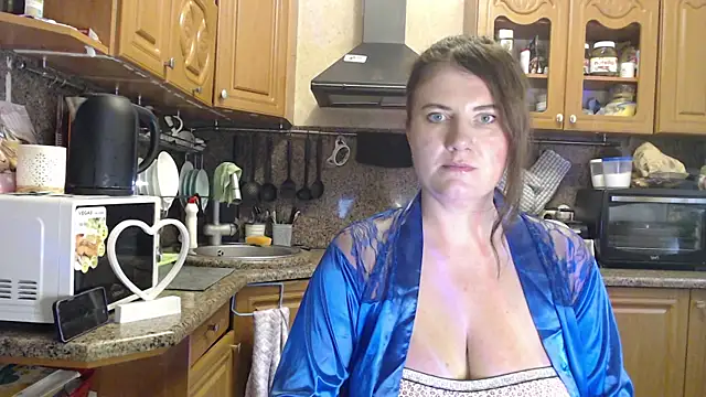 Snapshot of LizaCakes chatting on September 24, 2:20 pm LizaCakes online show from September 24, 2:20 pm