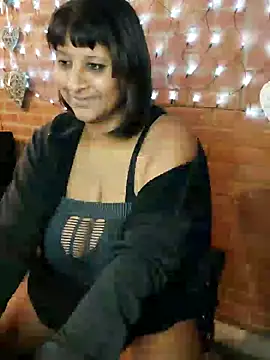 Snapshot of Lilybanx chatting on February 2, 7:14 pm Lilybanx online show from February 2, 7:14 pm