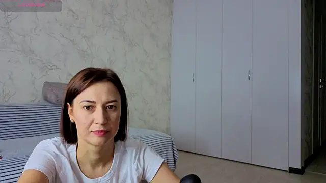sweeetgirls2021 online show from July 16, 3:23 am