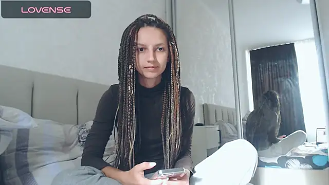 Snapshot of Alisa-w chatting on September 18, 1:13 pm Alisa-w online show from September 18, 1:13 pm