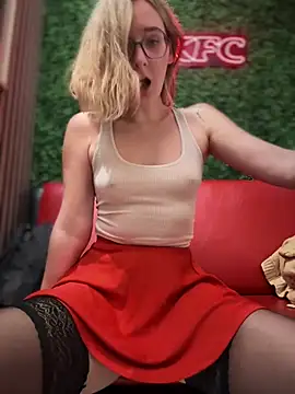 The Snowwhitee online show from January 6, 7:02 pm