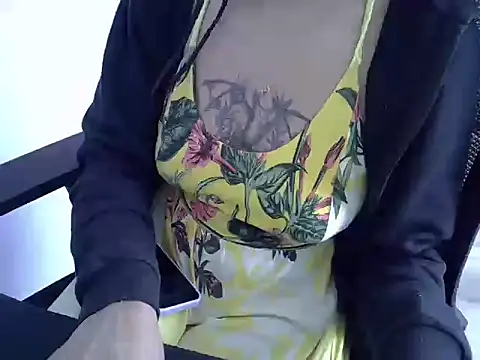 Snapshot of blackmodel chatting on December 20, 12:49 pm blackmodel online show from December 20, 12:49 pm