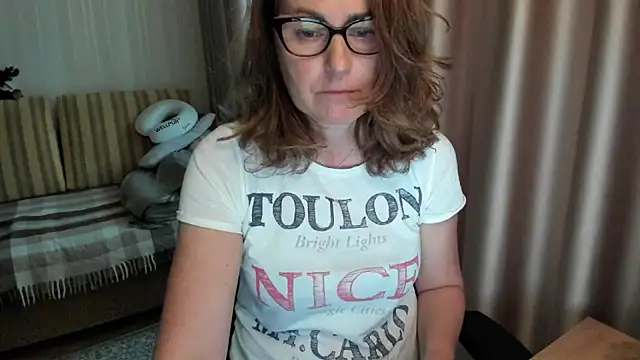 Snapshot of lauraoven chatting on June 11, 3:10 pm lauraoven online show from June 11, 3:10 pm
