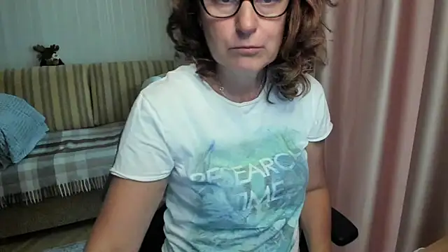 lauraoven online show from August 6, 3:36 pm