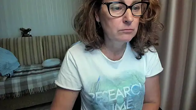 lauraoven online show from August 7, 4:20 pm