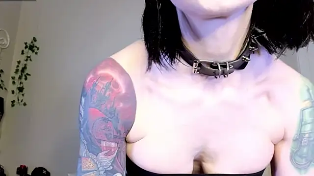 Ivey and James online show from February 27, 9:37 pm