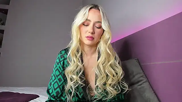 CrazyWomen online show from February 1, 2:26 pm