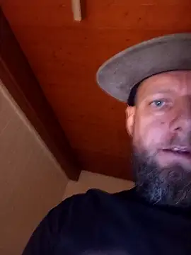 Snapshot of Kw8585kw chatting on November 27, 8:33 pm Kw8585kw online show from November 27, 8:33 pm