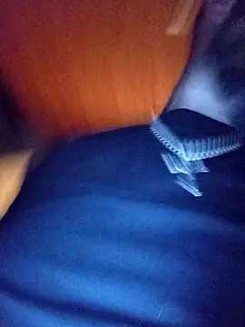 Snapshot of Kw8585kw chatting on December 5, 6:59 pm Kw8585kw online show from December 5, 6:59 pm