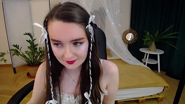 Snapshot of CloudGrace chatting on January 18, 9:24 pm CloudGrace online show from January 18, 9:24 pm